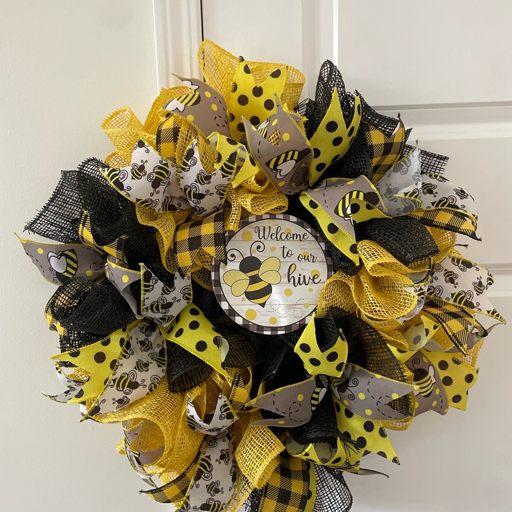 14in deco mesh wreath